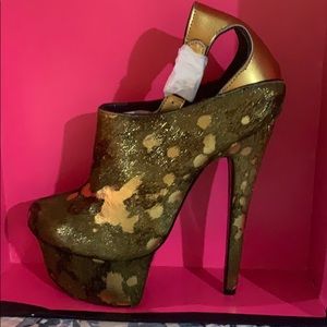 Camo Gold Pony Fur Platform 6.75" High Heel Shoe